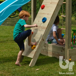 mur d'escalade pour aire de jeux avec prises colorées - Barbabois - module Wall Blue Rabbit