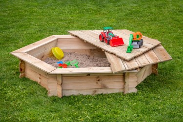 Bac à sable hexagonal avec...