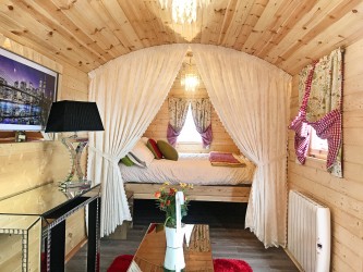 Roulotte ANGELO – bois 19 mm - idée aménagement intérieur