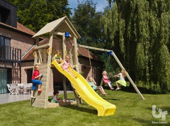 aire de jeu en bois avec toboggan et balançoires - Barbabois