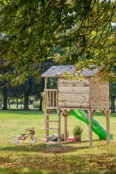 maisonnette enfant en bois surélevée avec balcon et toboggan - Barbabois