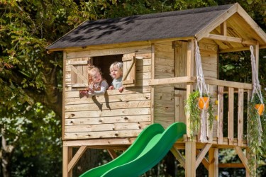 cabane enfant jardin sur pilotis avec terrasse et barrières et toboggan - Barbabois