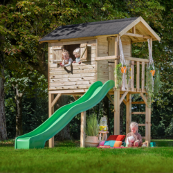 maisonnette enfant bois sur pilotis avec balcon et garde-corps - modèle Voldemort - Barbabois